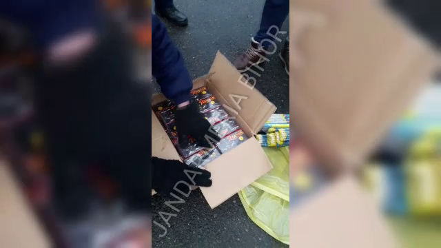 Ce riscă persoanele care vând ilegal petarde