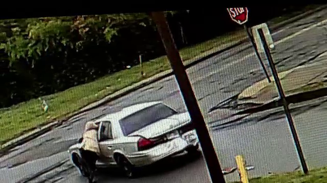 Pățania unei femei care vrut să își vândă telefonul. Ce i-a făcut cumpărătorul