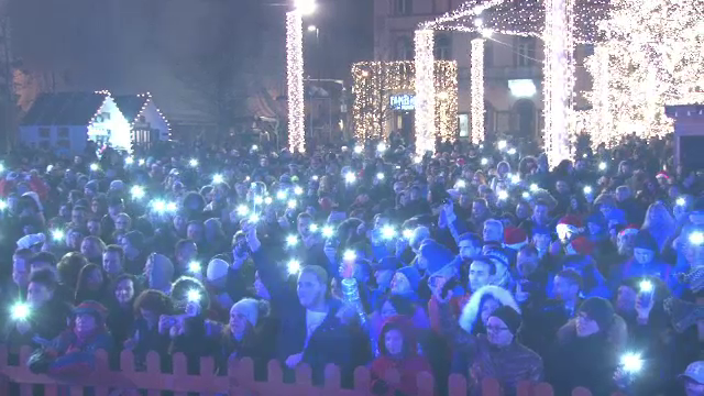 Repetiții în Piața Constituției pentru noaptea de Revelion. Artiștii vor cânta LIVE 6 ore