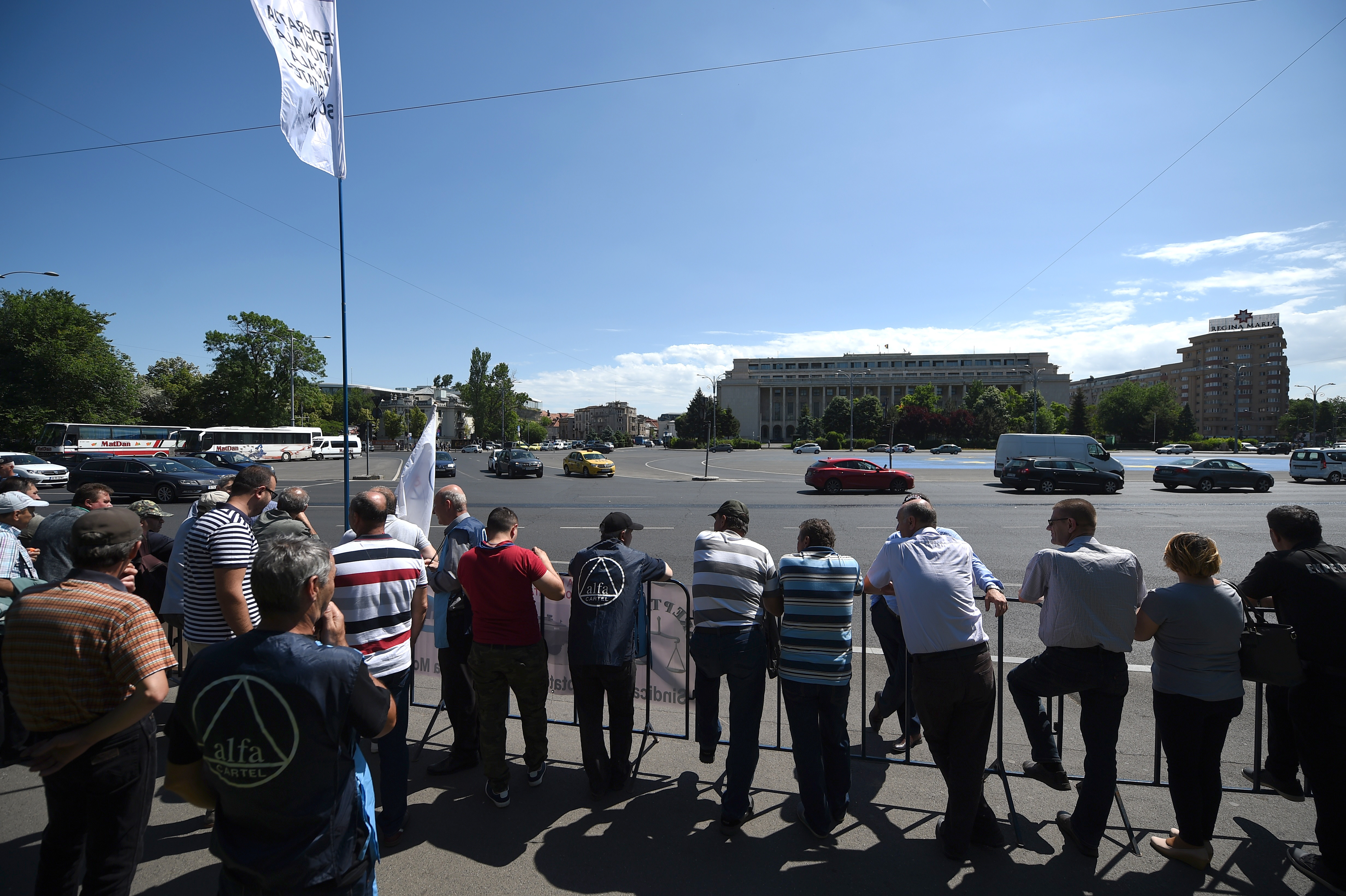 Cartel Alfa anunță proteste: Aleşii, singuri bugetari cărora le creşte salariul automat