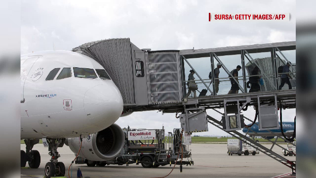 Burduful care conecta un avion de un terminal s-a prăbușit: șase răniți