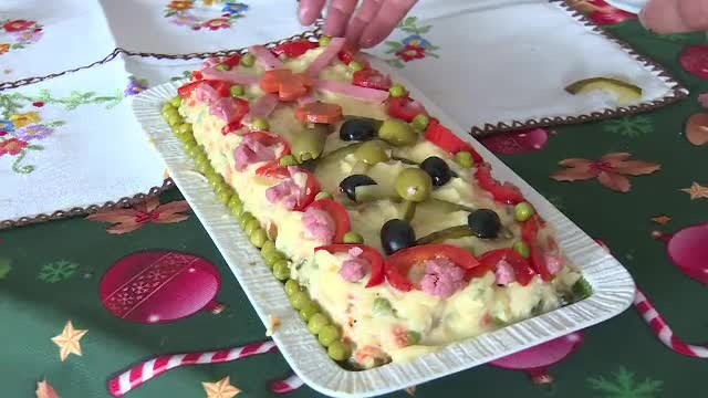 Secretul unei salate Boeuf reușite, vedetă pe masa de Revelion a românilor