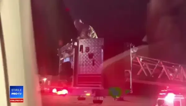 Burduful care conecta un avion de un terminal s-a prăbușit: șase răniți