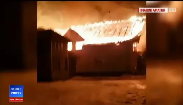 La un pas de un dezastru de Anul Nou. Vila cu 10 turiști care a luat foc NU era autorizată