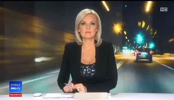 Momentul în care o mașină intră cu viteză într-un magazin din Zalău: „Uite cum zboară”