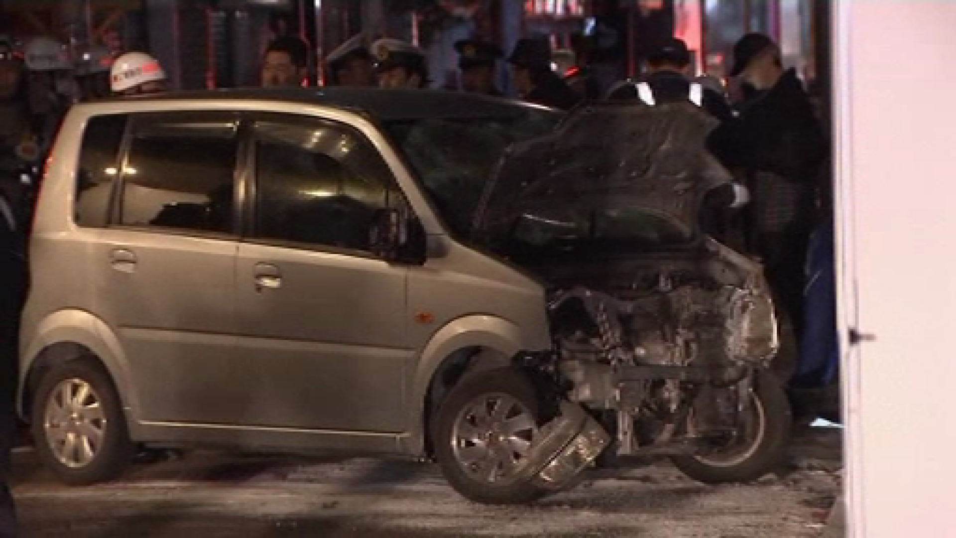 Un bărbat a intrat cu mașina în mulțimea care sărbătorea noul an în Tokyo. Bilanțul atacului