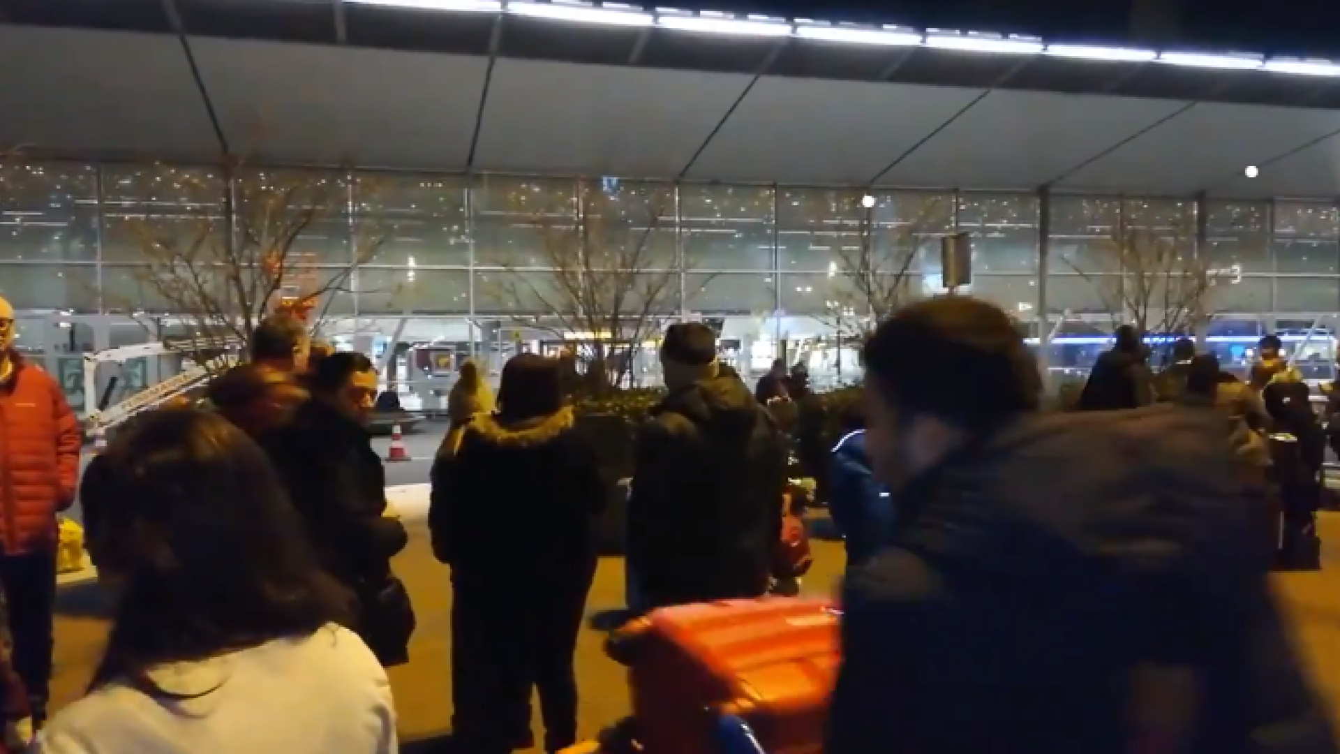 Panică pe aeroportul din Amsterdam, în noaptea de Anul Nou. Ce a anunțat un bărbat