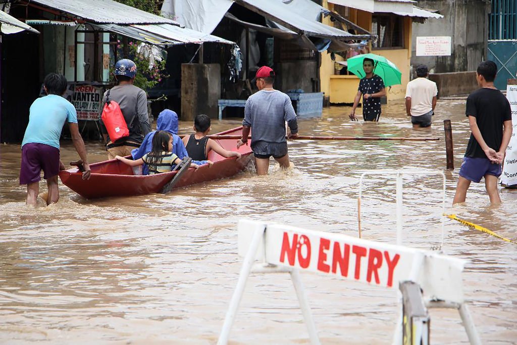 Inundatii Filipine