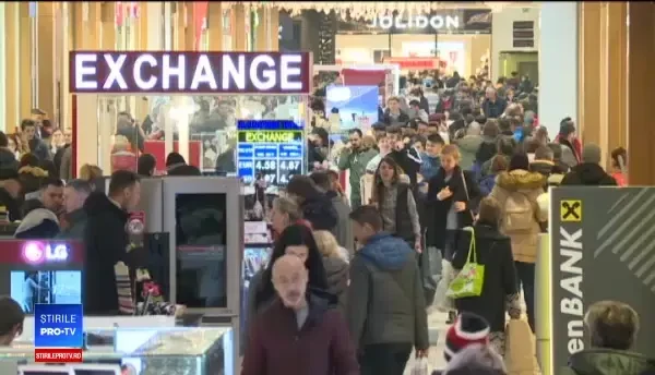 Aglomerație în mall-uri, în a doua zi din an: ”Facem mișcare după sărbători”