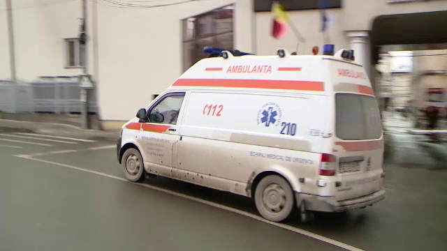 Accident rutier grav pe A 1. Șapte persoane au fost transportate la spital