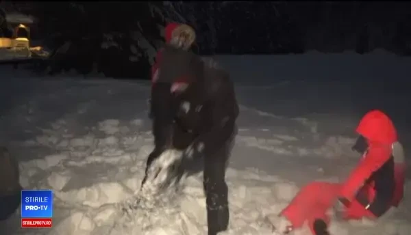 Reacția unui băiat din Londra când vede zăpada de la Obârșia Lotrului