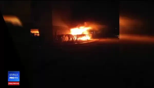 Dezastrul provocat de explozia din Târgu Mureș: "A explodat blocul. Arde totul!”