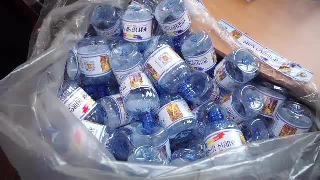 Limită de 3 sticle de agheasmă și cruci de gheață. Pregătiri pentru Bobotează