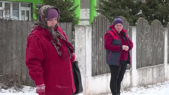 Un minor din Vaslui, descris de vecini ”băiat cuminte”, ar fi violat un bătrân