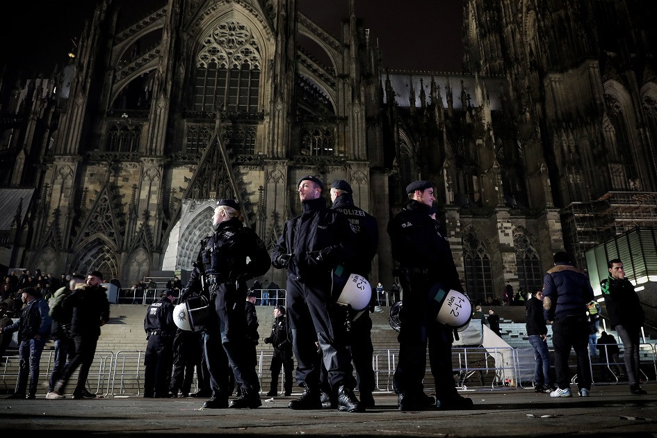 Atac armat în centrul oraşului Koln. Suspecţii ar fi reuşit să fugă