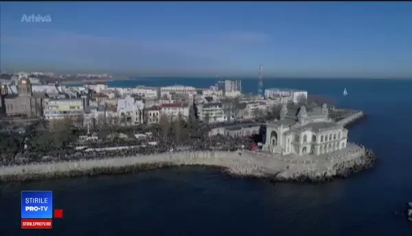 Limită de 3 sticle de agheasmă și cruci de gheață. Pregătiră pentru Bobotează