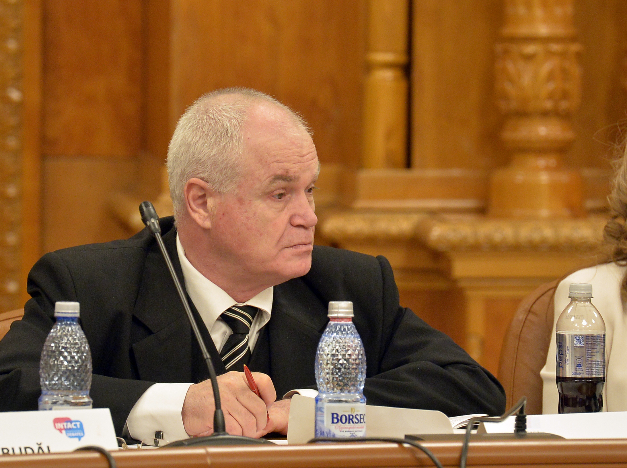 Nicolicea vrea să propună o lege care îl are drept țintă pe președintele Iohannis