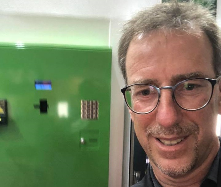 Un politician italian a aruncat la gunoi lucrurile unui român sărac. Reacţia localnicilor