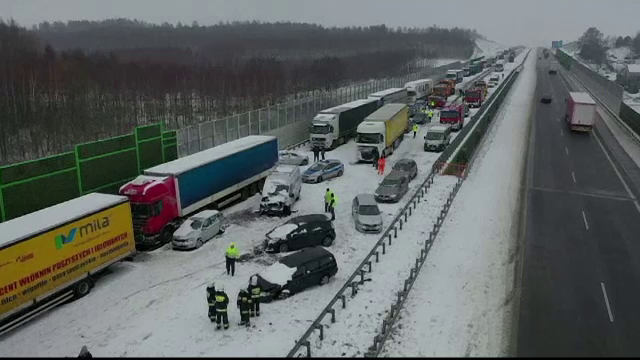 Accident în lanț pe o autostradă din Polonia, din cauza poleiului
