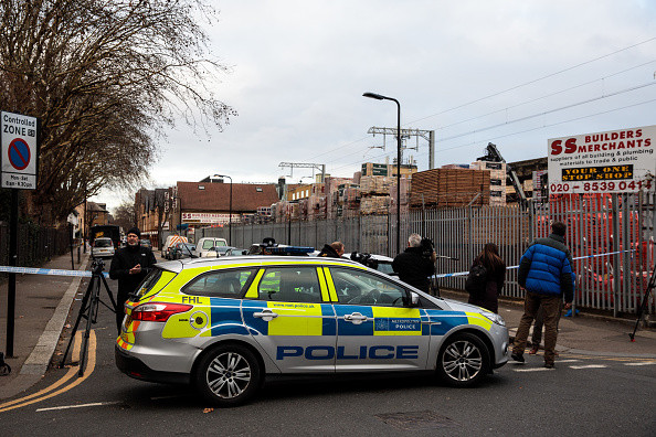 Băiat de 14 ani, ucis cu 7 lovituri de cuțit în Londra. A fost lăsat să moară în stradă