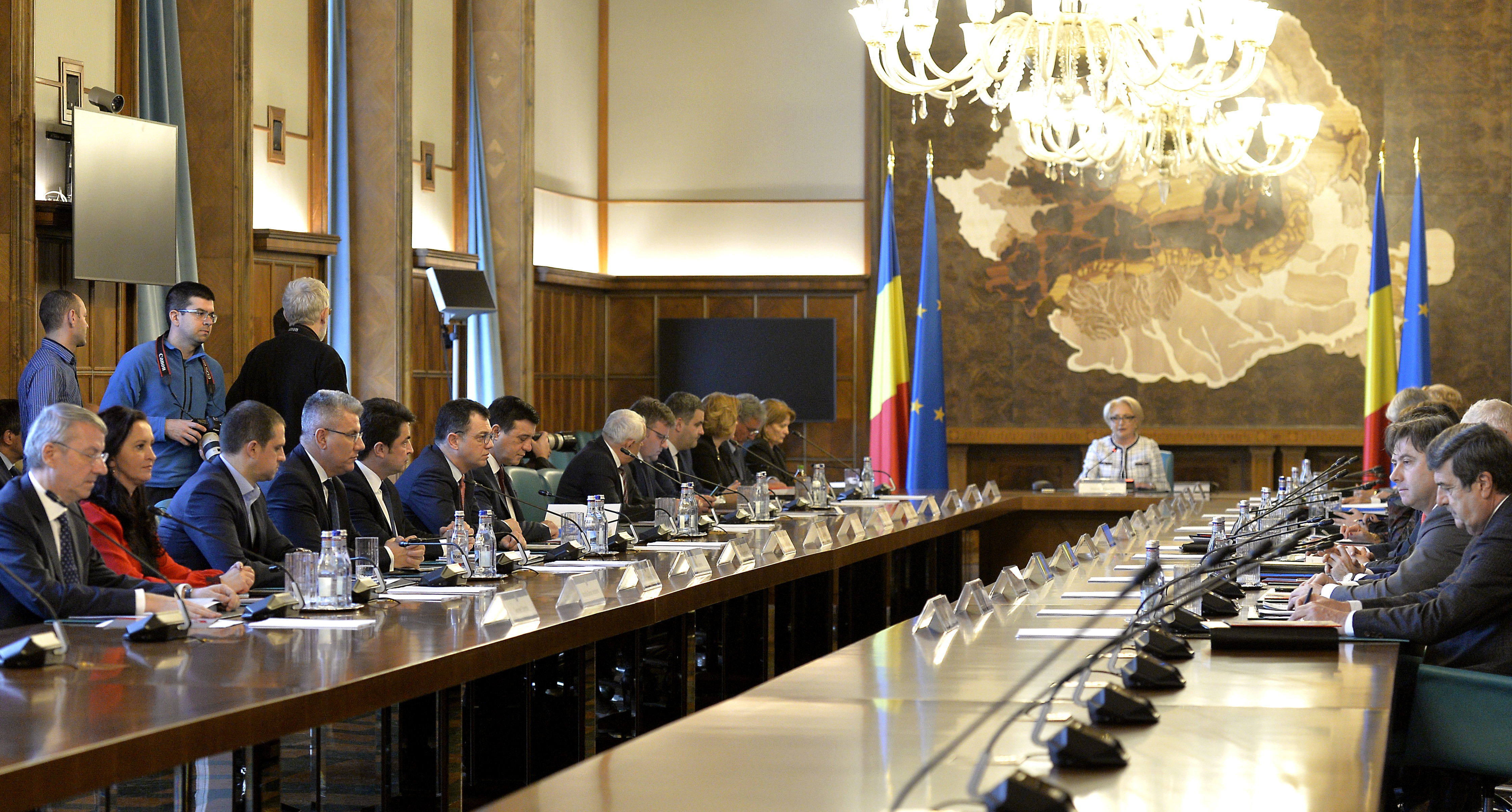 Guvernul a adoptat bugetul pe 2019. Acuzații lansate de Dăncilă la adresa lui Iohannis