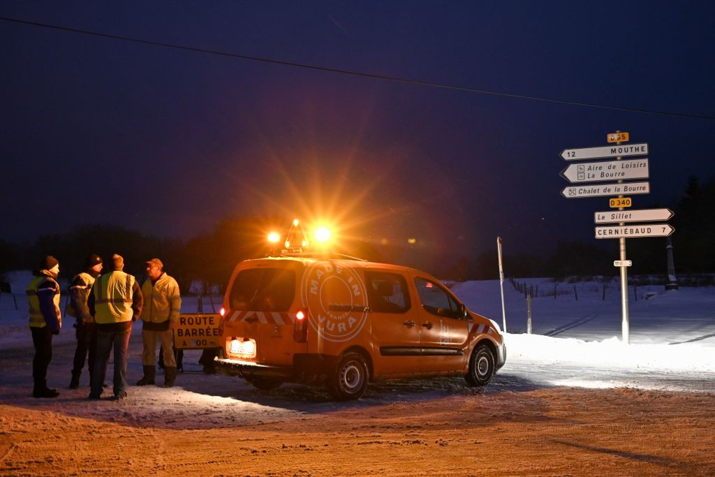 Un avion francez a dispărut de pe radar miercuri. '"Ştim că s-a întâmplat ceva anormal"