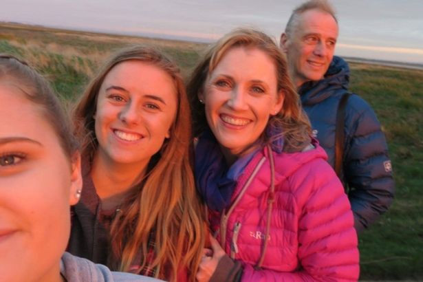 O tânără de 19 ani a mers la medic din cauza unei răceli. A aflat că mai are câteva luni de viaţă