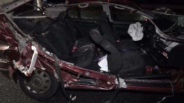 Întorși din Anglia, doi români au murit pe A1. Maşina lor a fost decopertată după impact