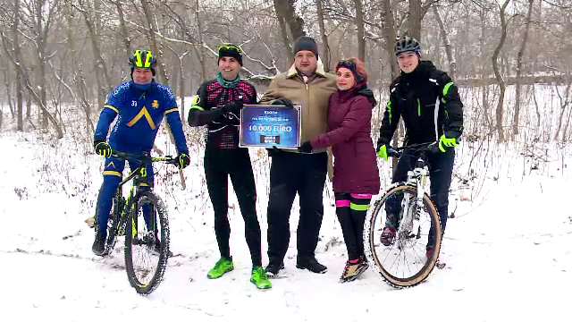 Asociaţia "Mausi" a transformat un teren plin de gunoi din Galaţi într-un parc sportiv