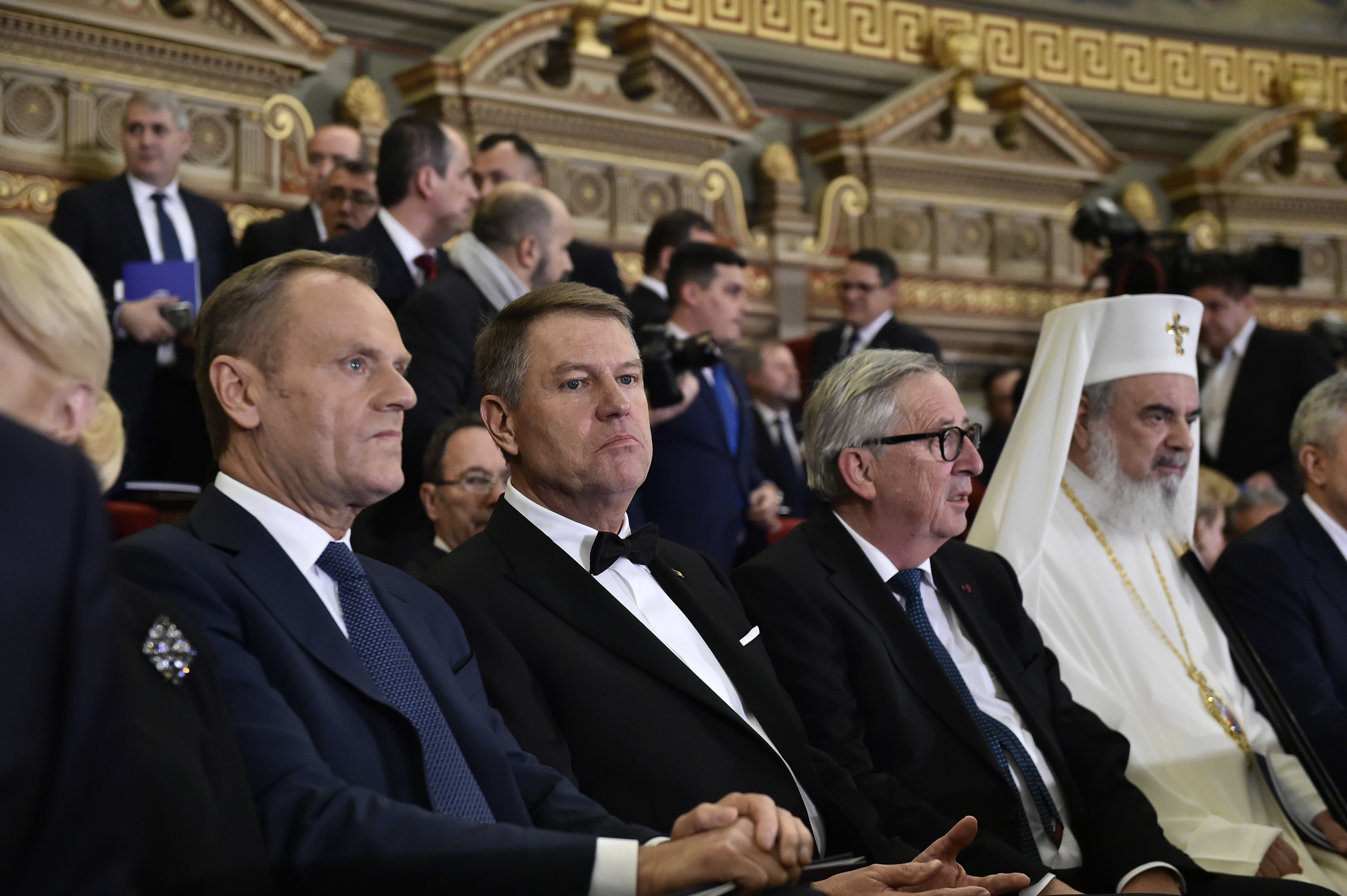 Ce spun analiștii despre discursurile lui Tusk și Juncker, la Ateneu: „Campanie de șarm”