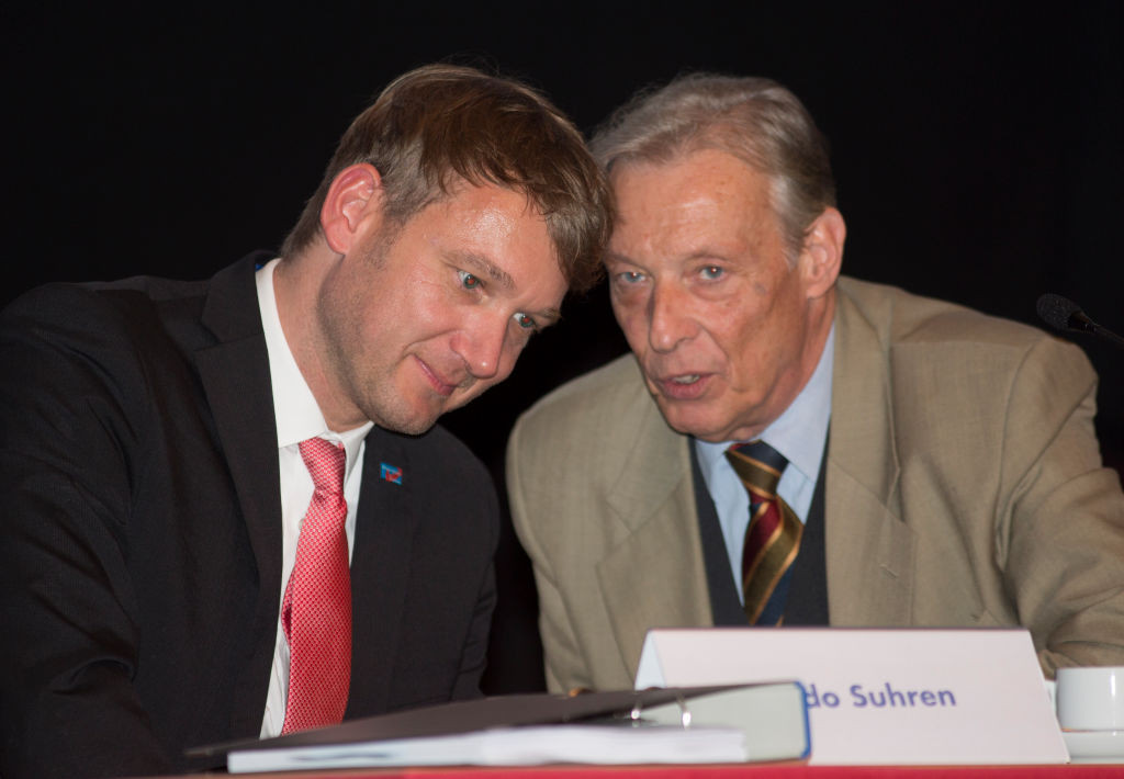 Un partid german de extremă-dreapta adoptă un fost simbol secret nazist