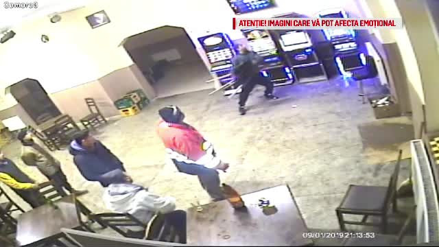 Dezastrul lăsat în urmă de un bărbat care a pierdut la păcănele. Nimeni nu l-a putut opri