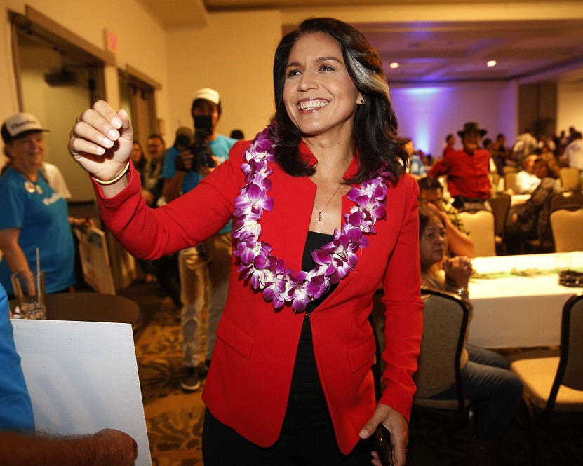 O surferiţă hindusă care a luptat în Irak vrea să devină preşedinte al SUA