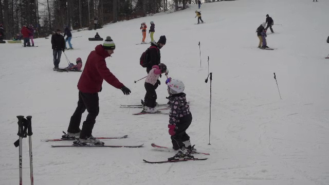 Cum s-au distrat copiii în ultimul weekend de vacanță: "Nu-mi place școala, am teme"