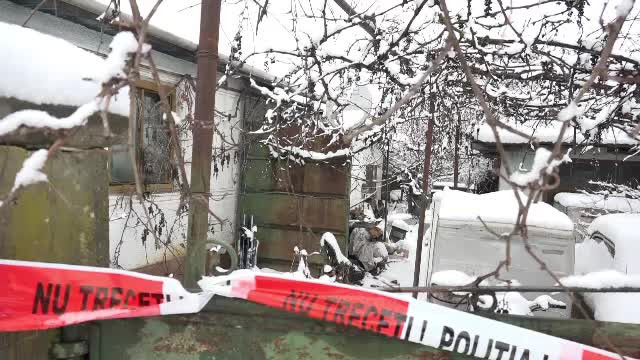 Bătrânul din Alba găsit mort în congelator dormea pe bani. Suma uriaşă pe care o ascundea
