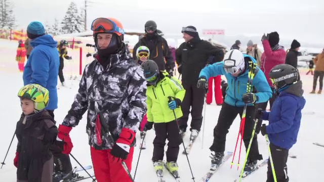 Se încheie vacanța de iarnă. Cum s-au bucurat cei mici de zăpadă