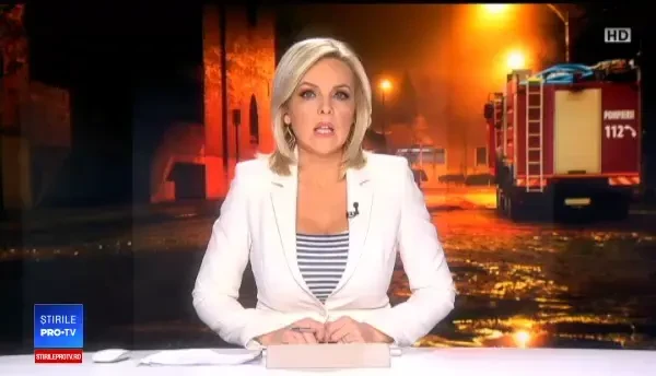 Scene bizare în Buzău. Un autobuz a ars complet într-un cimitir