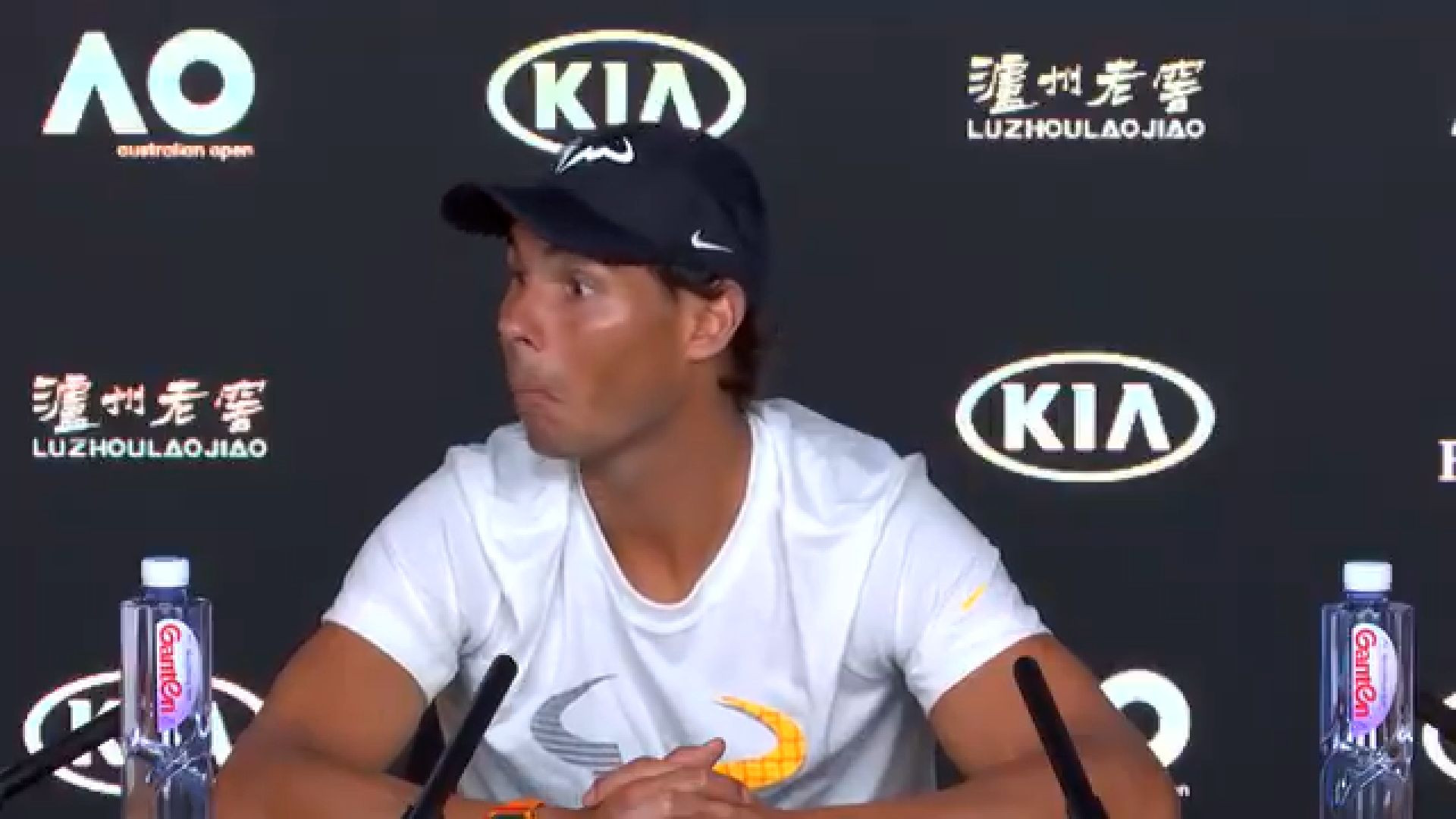 Un jurnalist a adormit la conferința de presă a lui Rafael Nadal. Reacția spaniolului