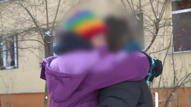 Copiii abandonați nu sunt o prioritate pentru aleși. Legea adopțiilor, uitată de Parlament