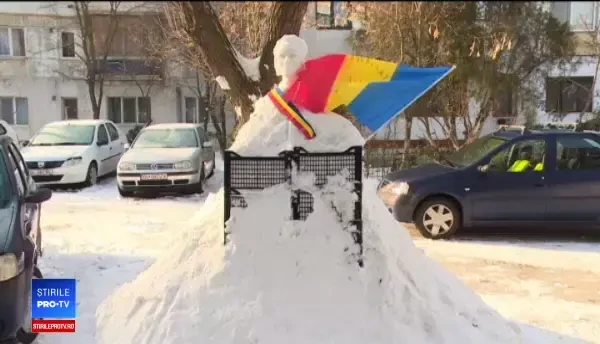 Tradiția pornită de un sculptor amator în gheață. Cum îl celebrează pe Eminescu