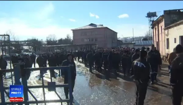 Sistemul energetic, pus în pericol de grevă. Ironii ale minerilor cu ”statul paralel”