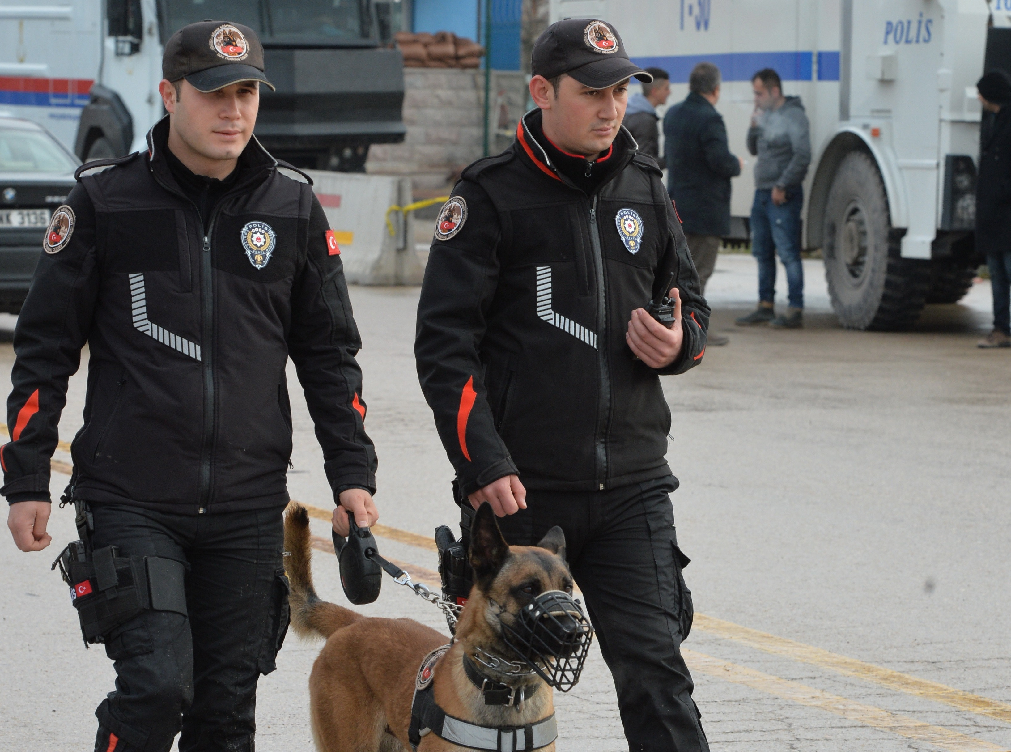 Aproape 200 de oameni arestaţi în Turcia, din cauză că aveau o aplicaţie pe telefon