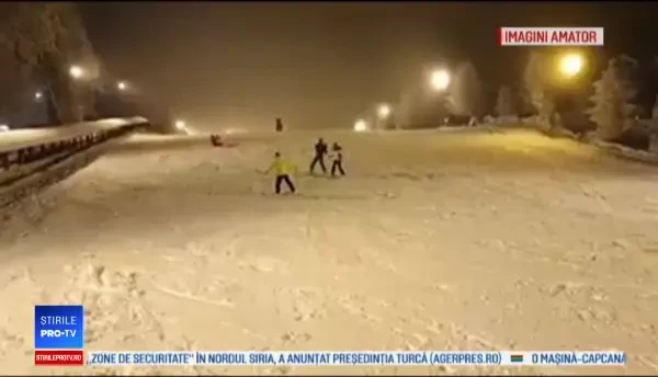 Nuntă în costum de schi pe pârtia Cavnic. Cum au găsit mirii, din întâmplare, un preot