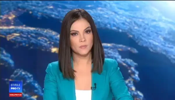 Ambulanță spulberată de o dubă. Șoferul și o pacientă au fost răniți