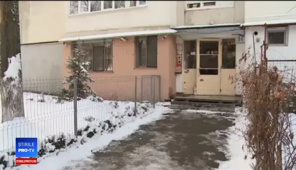 Au observat că mânerul ușii era fierbinte și au chemat Poliția. Ce s-a descoperit în apartament