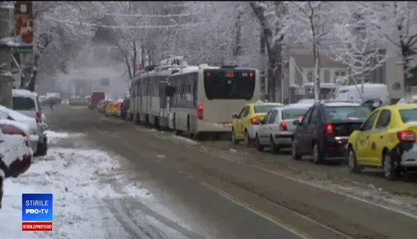 Episod de vreme severă în Capitală. Șoferii au răbufnit în trafic: ”A fost teroare”