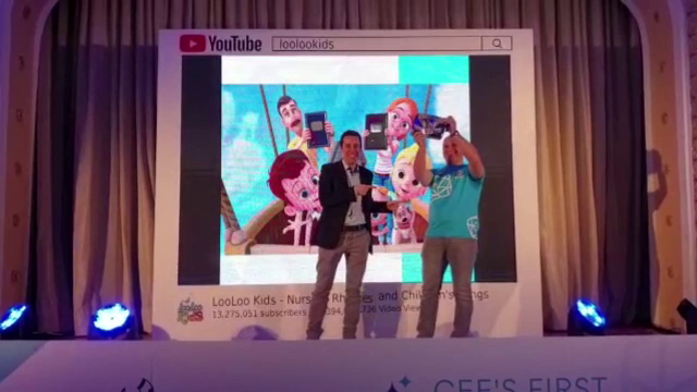 Doi români au câștigat în premieră butonul de diamant oferit de Youtube. Canalul lor