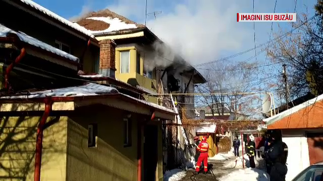 Femeie din Buzău moartă în incendiul care i-a cuprins casa. Suspiciunea pompierilor