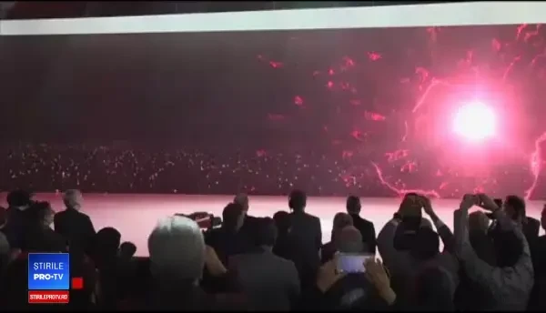 Salonul auto de la Detroit. Mașina care nu a putut porni să ajungă pe scenă