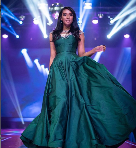 O tânără a rămas fără titlu de Miss, după 72 de ore. Ce a făcut într-un club